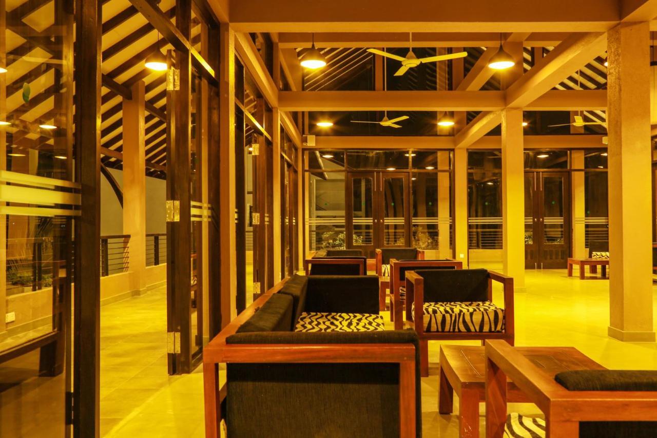 Oak Ray Wild Yala Hotel Tissamaharama Buitenkant foto